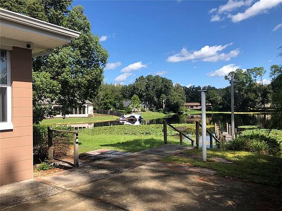 2nd image of 111 Venetian Ct