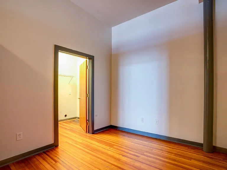 913 Monmouth St #2A — Photo 18