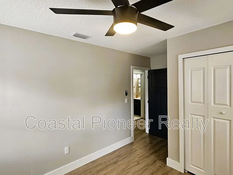 8711 N Wick Pl — Photo 32