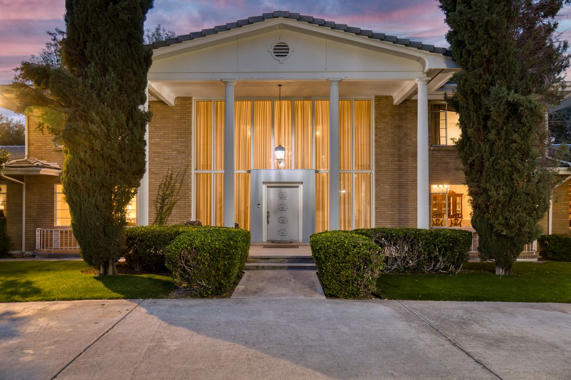 next background image