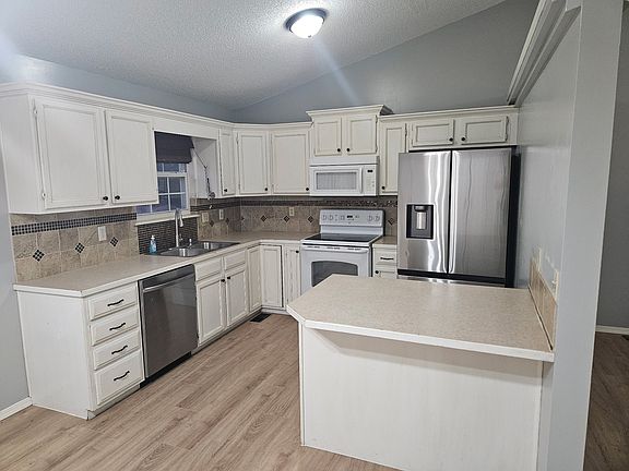 3rd image of 2248 N Horseshoe Cir
