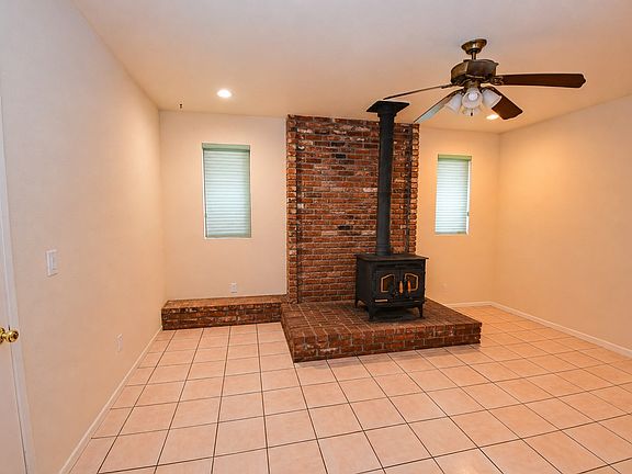 3rd image of 230 Mountain Ridge Rd