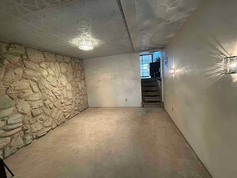 1754 Palmer Park Blvd — Photo 7