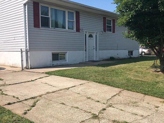2nd image of 1100 Cedarcliff Dr