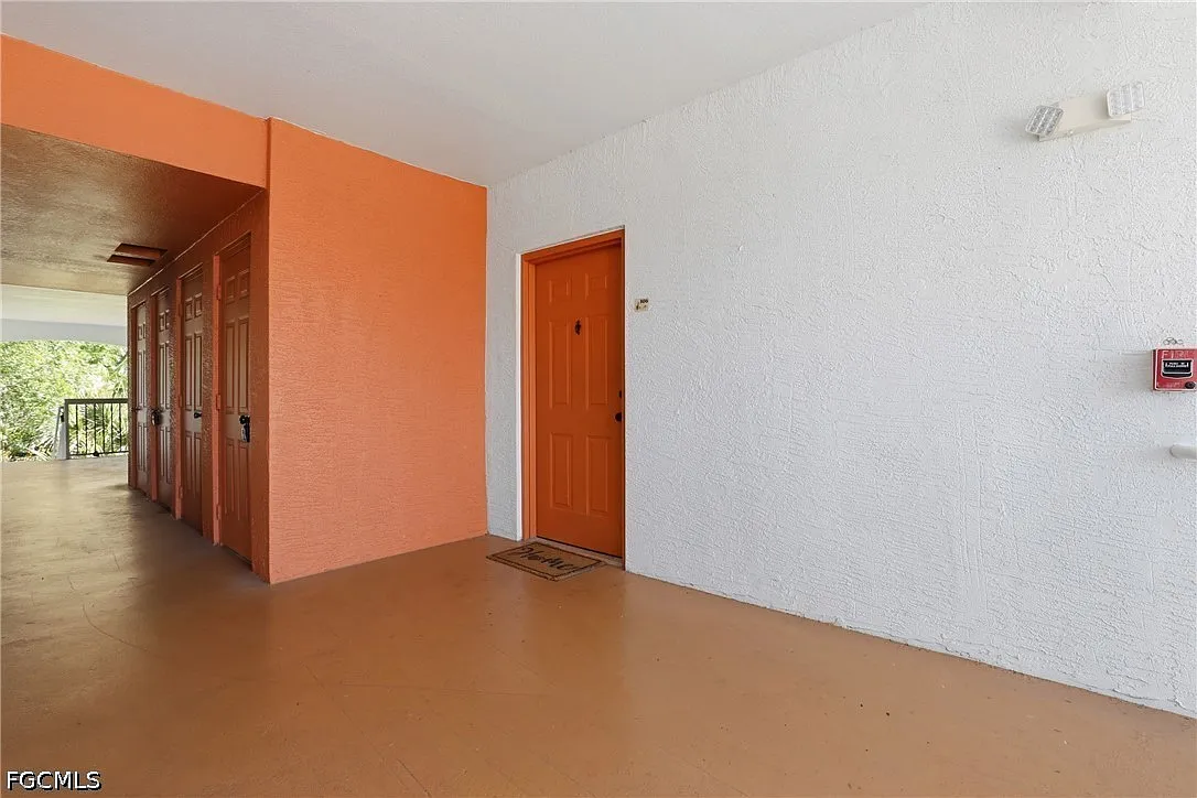 2 bed, 1.0 bath, 956 sqft, $1,350 — Photo 4