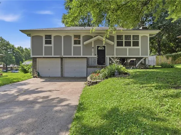 104 SW Gladstone Dr, Blue Springs, MO 64014