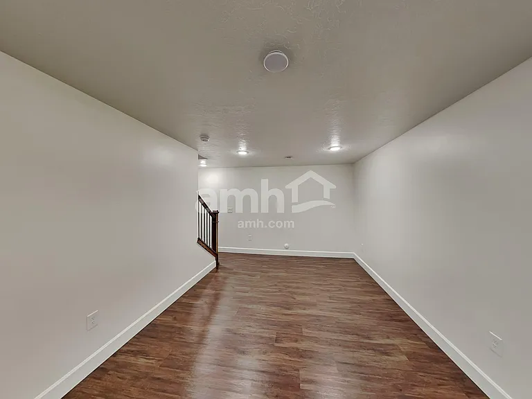 1278 Village Green Trl — Photo 17