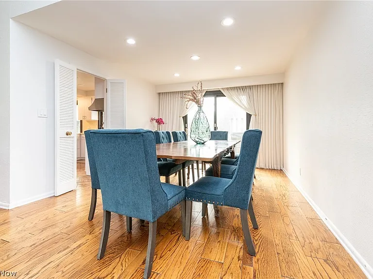 25150 Cardington Dr — Photo 8
