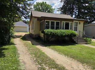 325 S 6th St, Delavan, WI 53115