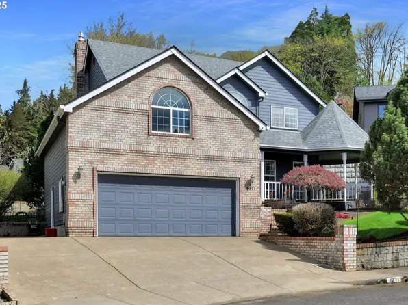 1071 Valley Butte Dr, Eugene, OR 97401