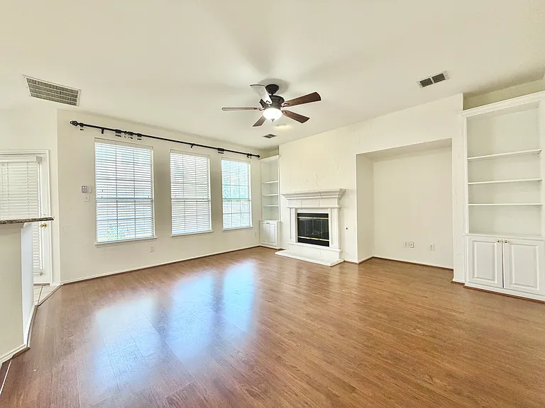 516 Hawken Dr — Photo 9
