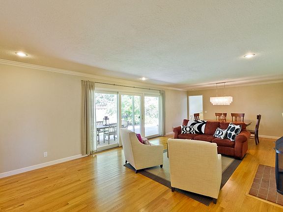 4th image of 217 Lexington Dr