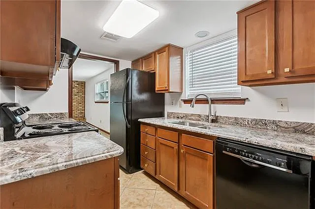 3 bed, 2.5 bath, 1500 sqft, $1,850 — Photo 3