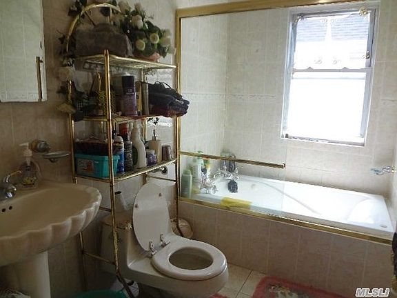 4th image of 94-47 224th St