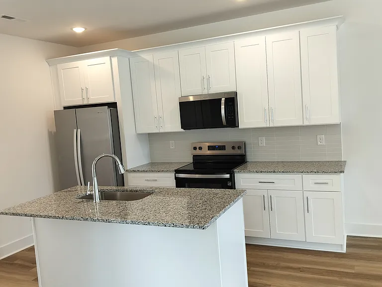 3615 Simba Ln — Photo 2