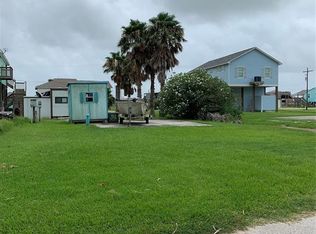 162 Ocean Breeze Dr, Crystal Beach, TX 77650