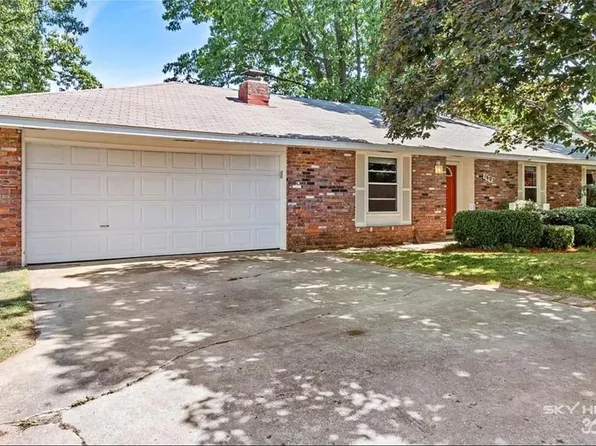 1607 W Fir St, Rogers, AR 72758