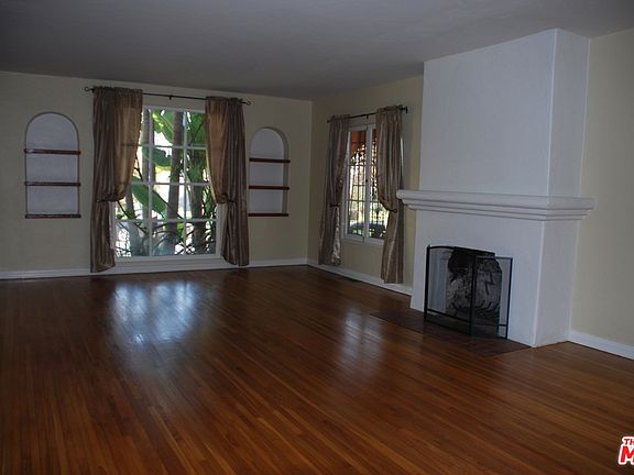 4th image of 1137 S Hayworth Ave