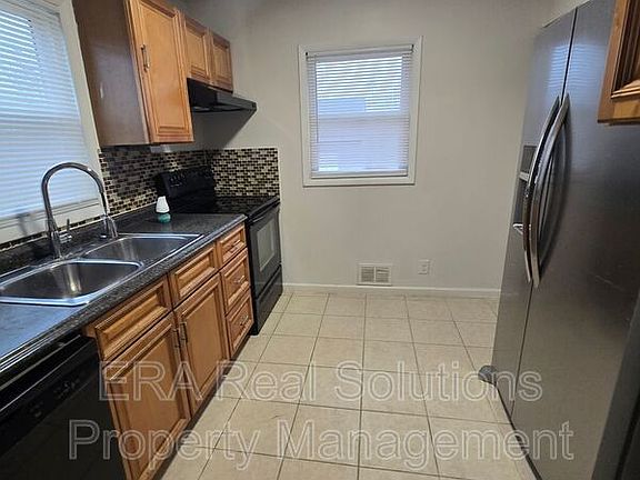 4th image of 1019 Wildwood Ave