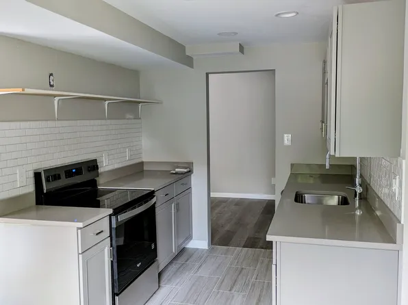 10221 Valentino Dr APT 7401, Oakton, VA 22124