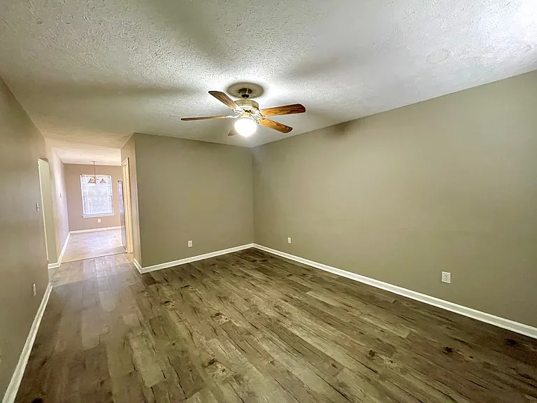 926 Lc Ave — Photo 2