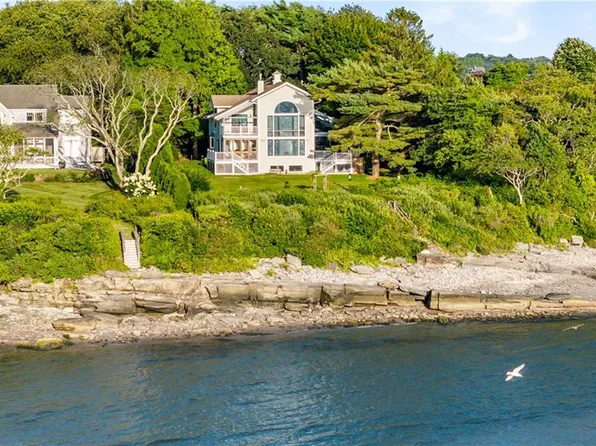109 High Hill Rd, Tiverton, RI 02878