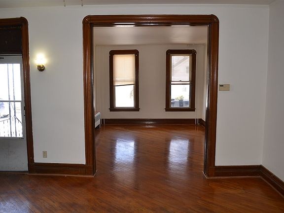 4th image of 135 N Main St #2