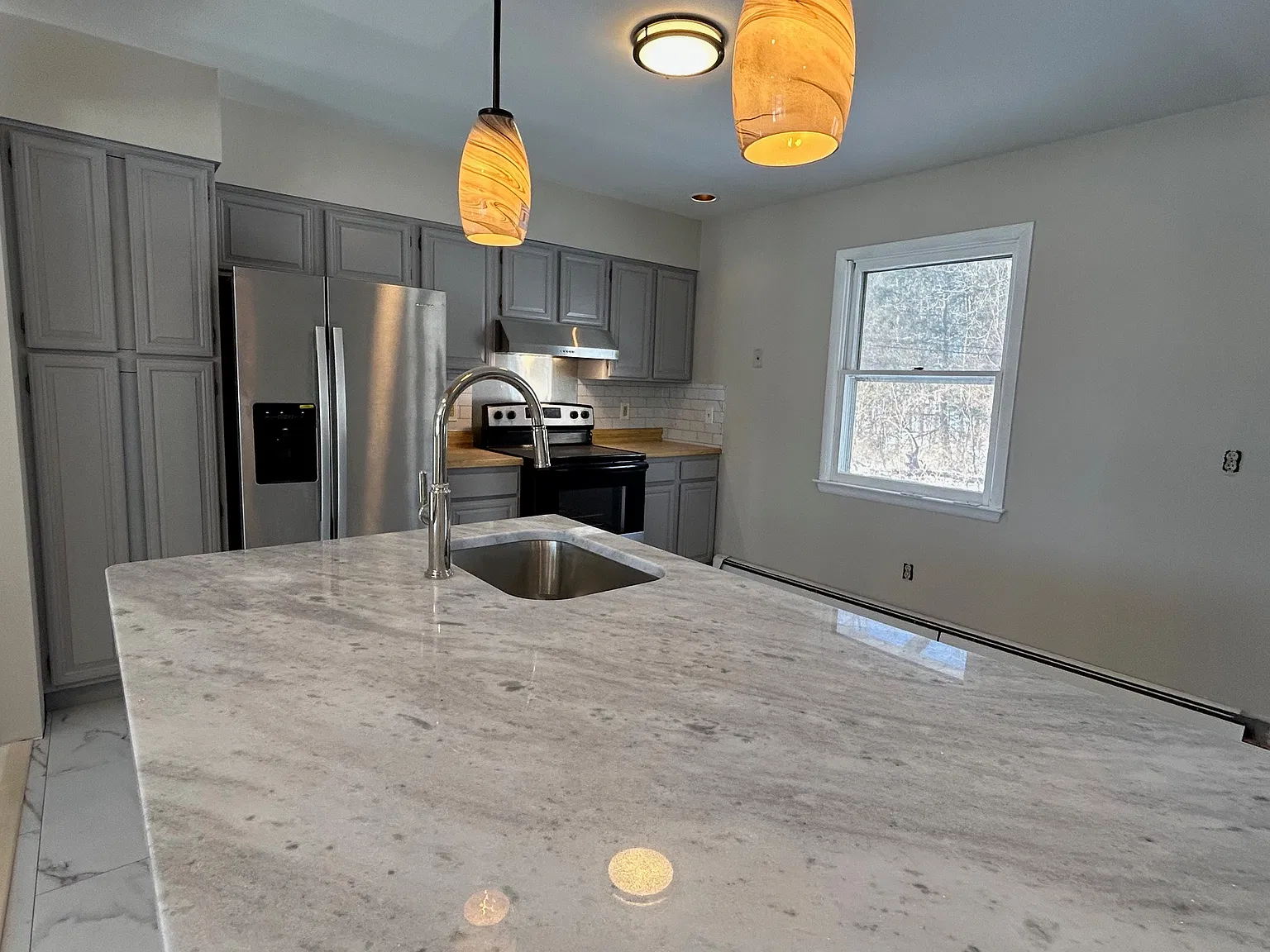 3 bed, 1100 sqft, $3,300 — Photo 1