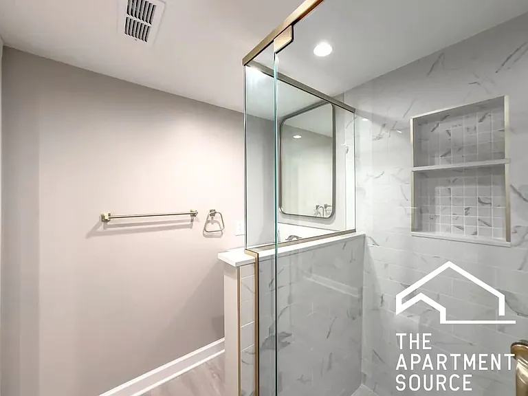 1536 N Hamlin Ave #G — Photo 11