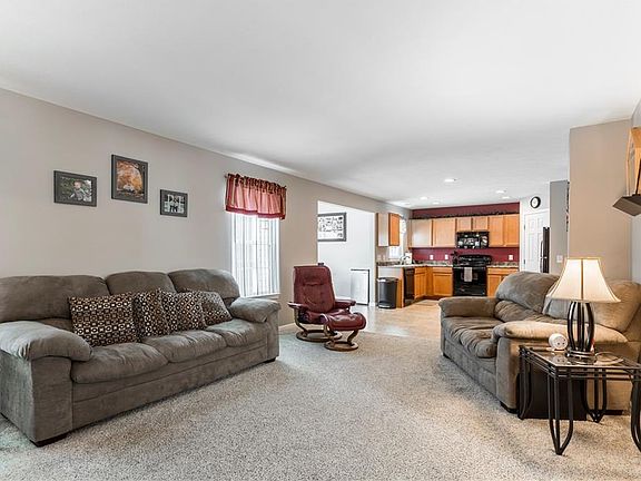 2nd image of 8802 Kelly Ln