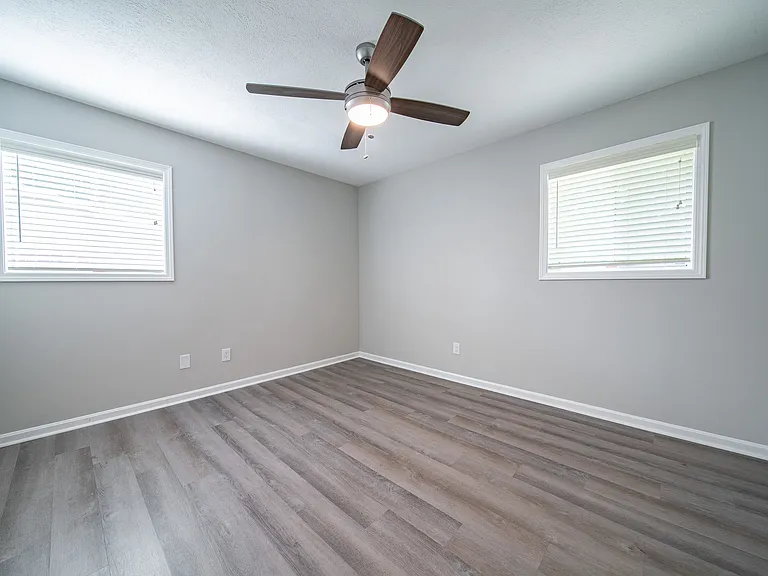 6040 Luna Dr — Photo 11
