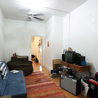 Rented by Nooklyn NYC LLC | media 25