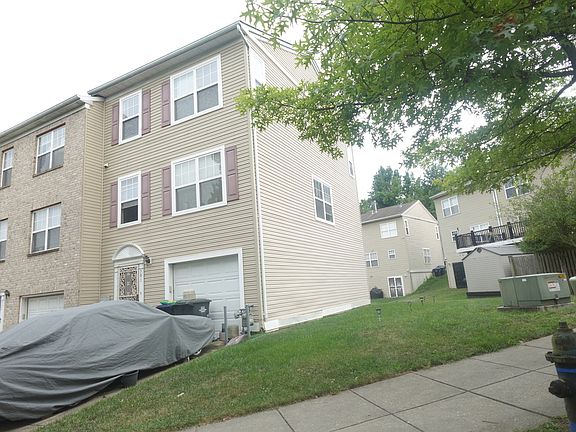3rd image of 301 Cape Dr SE