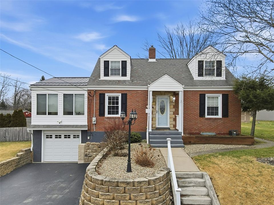 1st image of 702 Hemlock Dr