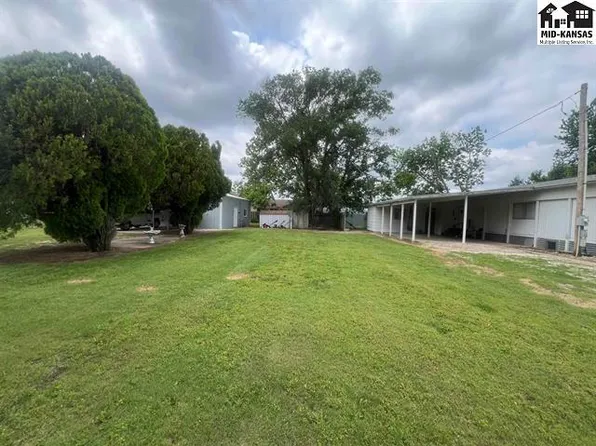 2121 Kruse Dr, Marion, KS 66861