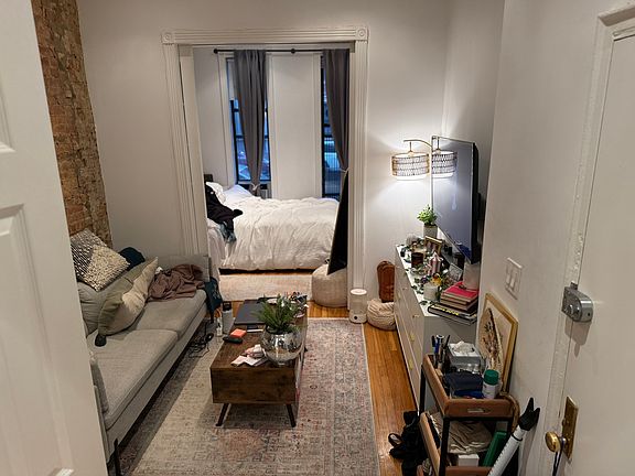 2nd image of 414 E 78th St APT 1B