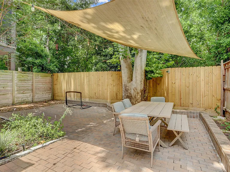 4262 Childress St #B — Photo 21