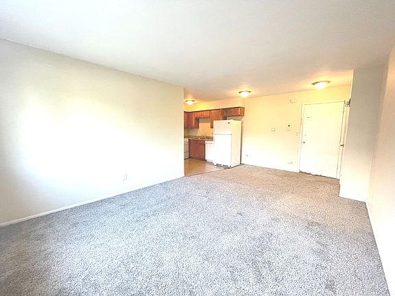 4th image of 2069 N Cambridge Ave APT 106