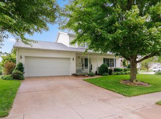 3504 Teal Dr, Bloomington, IL 61704