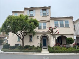 526 W Tribella Ct, Santa Ana, CA 92703