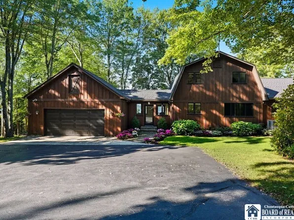 3409 Driftwood Rd, Bemus Pt, NY 14712