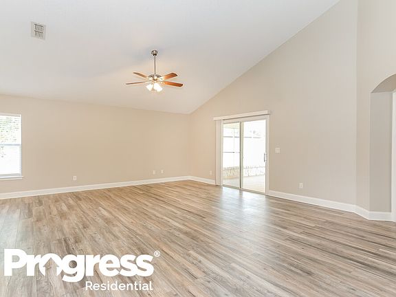 5th image of 12664 Holly Springs Ct