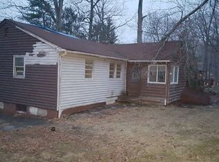 14 Lake View Dr, Andover, NJ 07821