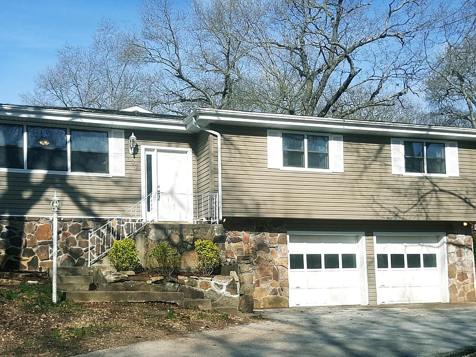 1st image of 607 Pocahontas St