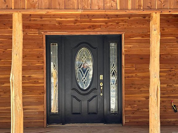 3rd image of 75 Black Oak