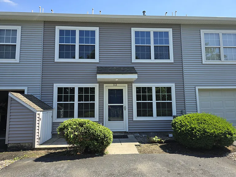 113 Courtyard Dr — Photo 2