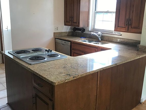 3rd image of 6987 Bramble Hill Dr