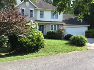 24 Village East Ct, Asheville, NC 28805