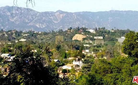 3rd image of 4622 Loleta Ave