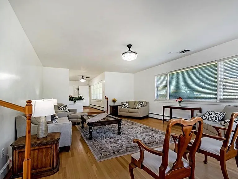 300 Edgedale Dr — Photo 12